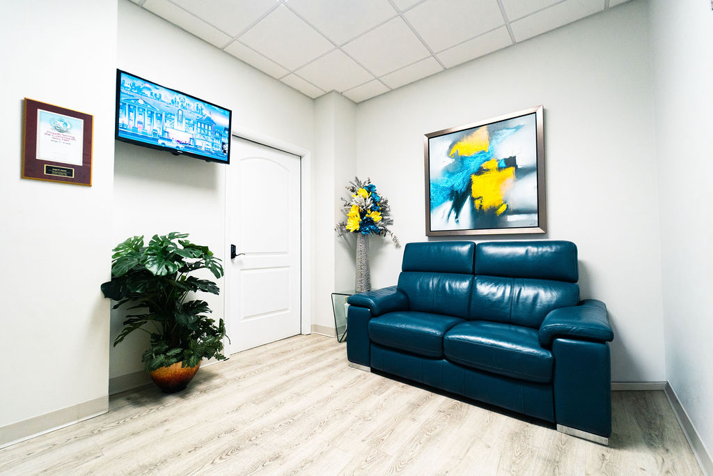 Sala de espera de Acosta Law Firm en Tampa y Orlando, Florida